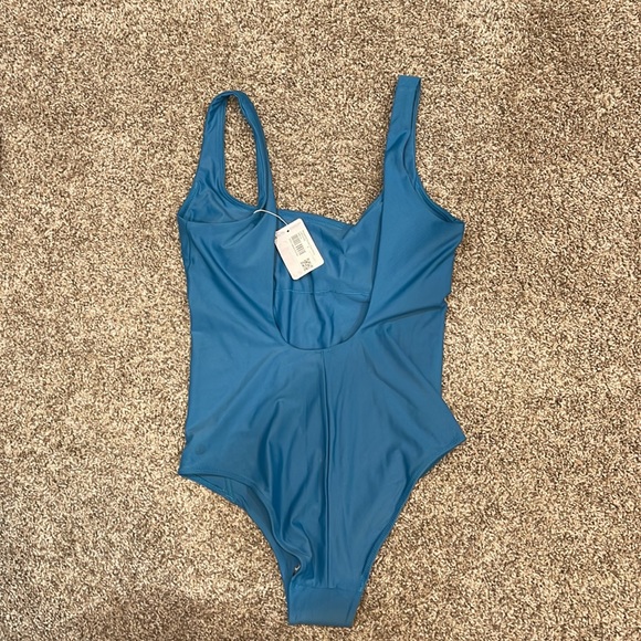 🍋LuLuLemon Waterside Scoop One Piece : NWT - Picture 2 of 4